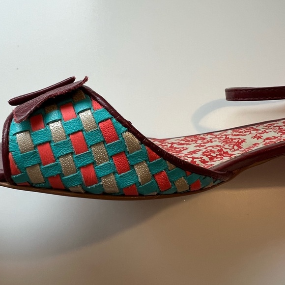 Colcci Girls Flat Sandals - Picture 3 of 8